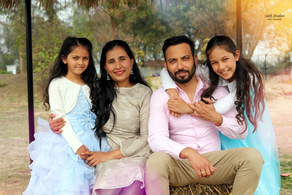 Top family photo studios in Bathinda, Sukh Studios